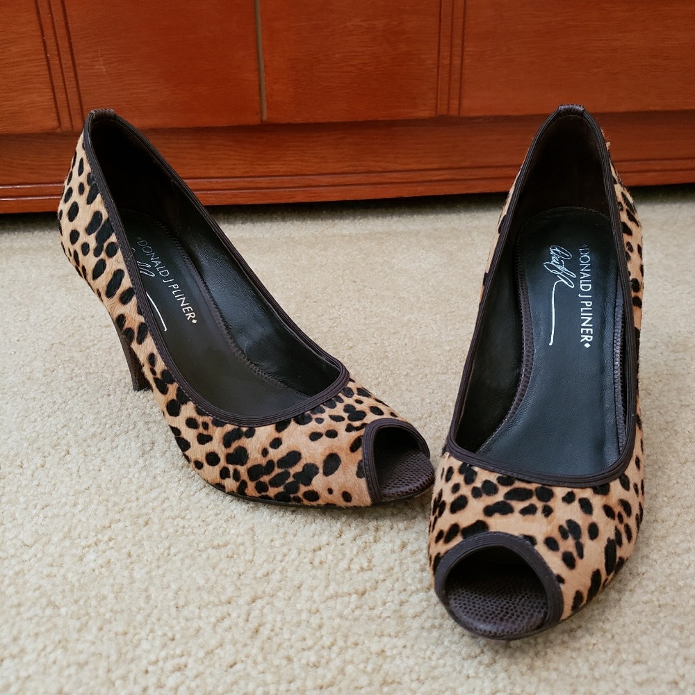 Donald J. Pliner peep toe leopard cheetah heels